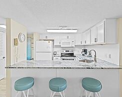 Holiday Surf & Racquet Club 118 2 Bedroom Condo by RedAwning