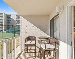Holiday Surf & Racquet Club 118 2 Bedroom Condo by RedAwning