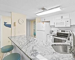 Holiday Surf & Racquet Club 118 2 Bedroom Condo by RedAwning