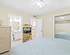 Holiday Surf & Racquet Club 118 2 Bedroom Condo by RedAwning