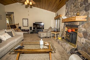 Majestic Pines 3 Bedroom Apts by RedAwning