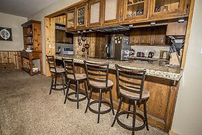 Majestic Pines 3 Bedroom Apts by RedAwning