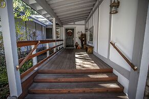 Majestic Pines 3 Bedroom Apts by RedAwning