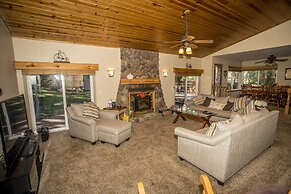 Majestic Pines 3 Bedroom Apts by RedAwning