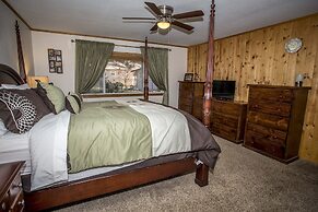 Majestic Pines 3 Bedroom Apts by RedAwning