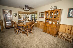 Majestic Pines 3 Bedroom Apts by RedAwning