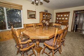 Majestic Pines 3 Bedroom Apts by RedAwning