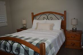 Snow Summit Getaway 3 Bedroom Apts by RedAwning