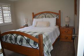 Snow Summit Getaway 3 Bedroom Apts by RedAwning