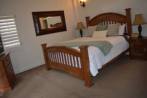 Snow Summit Getaway 3 Bedroom Apts by RedAwning