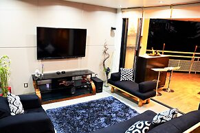 Shunya Apartment
