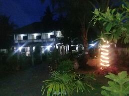 Sunshine Paradise Inn