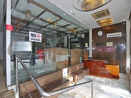 OYO 5270 Sam Hotel
