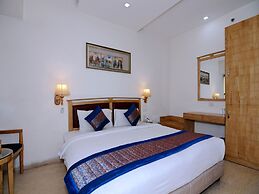 OYO 5270 Sam Hotel