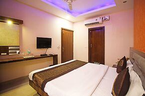 OYO 6096 Hotel Maharani Palace