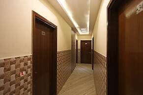 OYO 6096 Hotel Maharani Palace