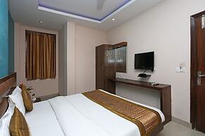 OYO 6096 Hotel Maharani Palace