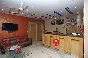 OYO 6096 Hotel Maharani Palace