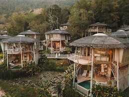 TreeHouse Villas - Adults Only