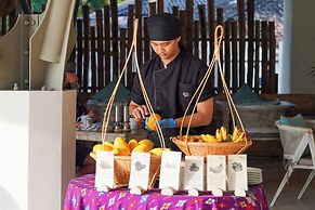 TreeHouse Villas - Adults Only