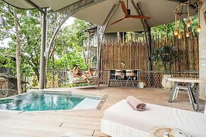 TreeHouse Villas - Adults Only