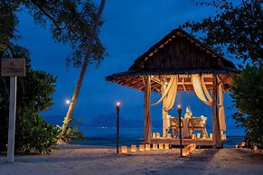 TreeHouse Villas - Adults Only