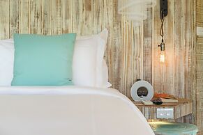 TreeHouse Villas - Adults Only