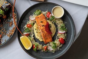 TreeHouse Villas - Adults Only