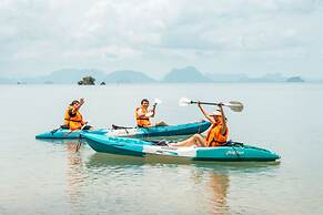 TreeHouse Villas - Adults Only