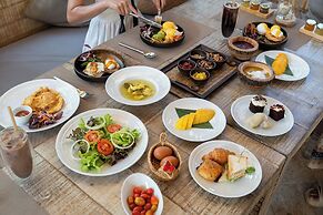 TreeHouse Villas - Adults Only