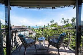 TreeHouse Villas - Adults Only