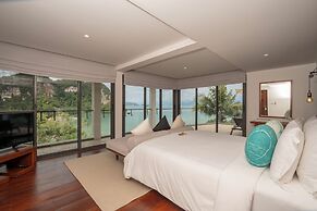 TreeHouse Villas - Adults Only