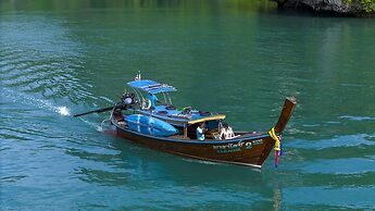 TreeHouse Villas - Adults Only