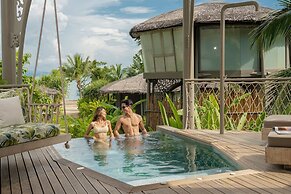 TreeHouse Villas - Adults Only
