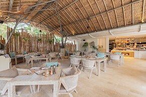 TreeHouse Villas - Adults Only