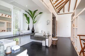 TreeHouse Villas - Adults Only