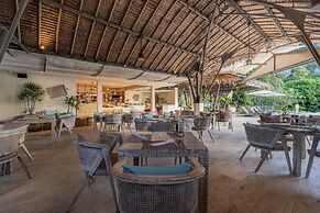 TreeHouse Villas - Adults Only