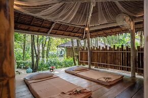 TreeHouse Villas - Adults Only