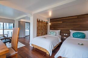 TreeHouse Villas - Adults Only