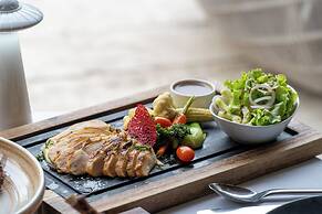 TreeHouse Villas - Adults Only