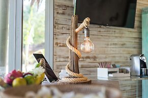 TreeHouse Villas - Adults Only