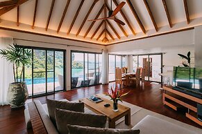 TreeHouse Villas - Adults Only