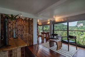 TreeHouse Villas - Adults Only