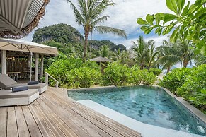 TreeHouse Villas - Adults Only