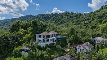 TreeHouse Villas - Adults Only