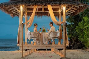 TreeHouse Villas - Adults Only