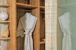 TreeHouse Villas - Adults Only