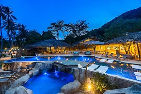 TreeHouse Villas - Adults Only