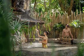 TreeHouse Villas - Adults Only