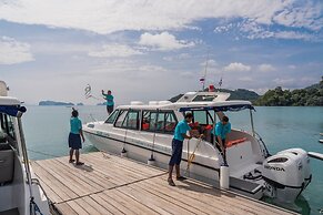 TreeHouse Villas - Adults Only